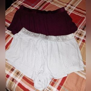 VICTORIA'S SECRET SIZE LARGE SHORTS